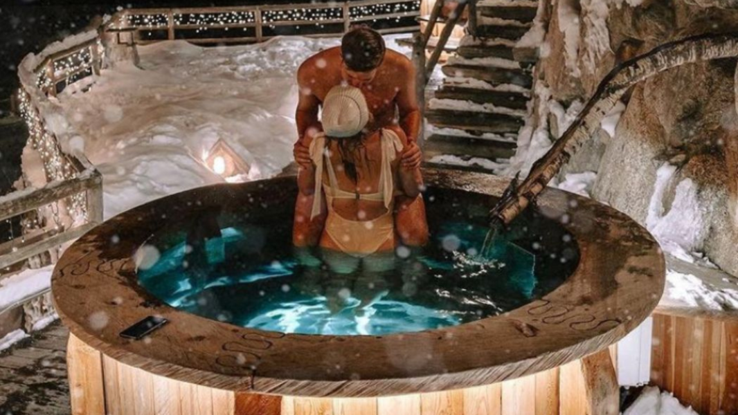 Star&Champagne in Hot Tub piccola 