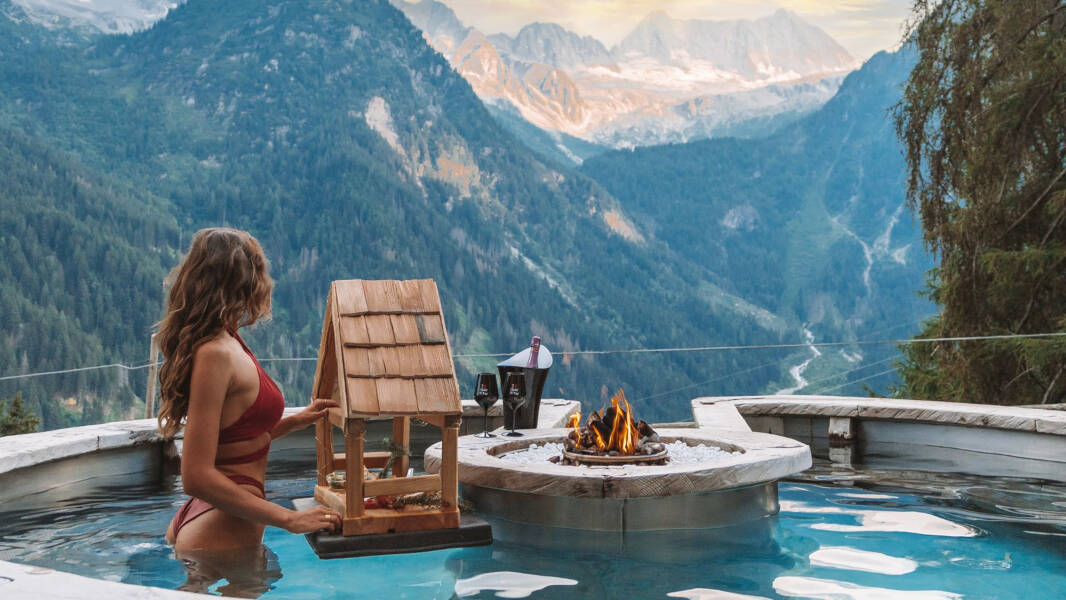 Aperitivo in Fire Hot Tub